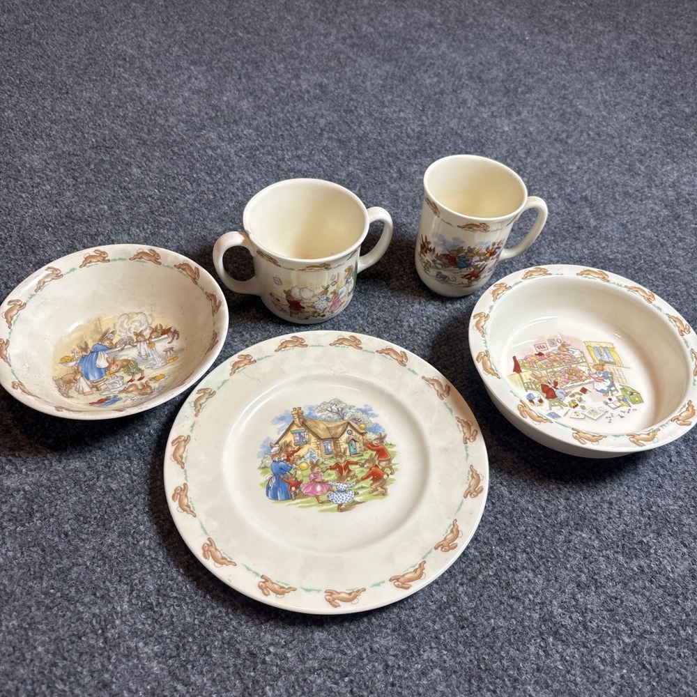 5 Pcs. Royal Doulton Bunnykins Cabin Laundry Snow Pillow Fight